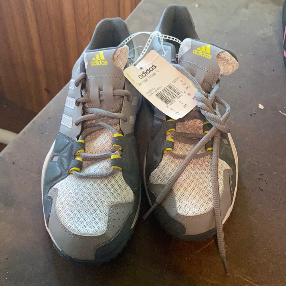 Brad new Adidas Response Trainer II men’s 8.5